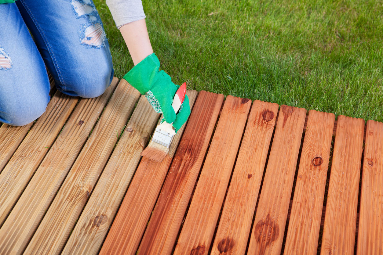 Tips To Avoid Making Mistakes When Painting Your Deck