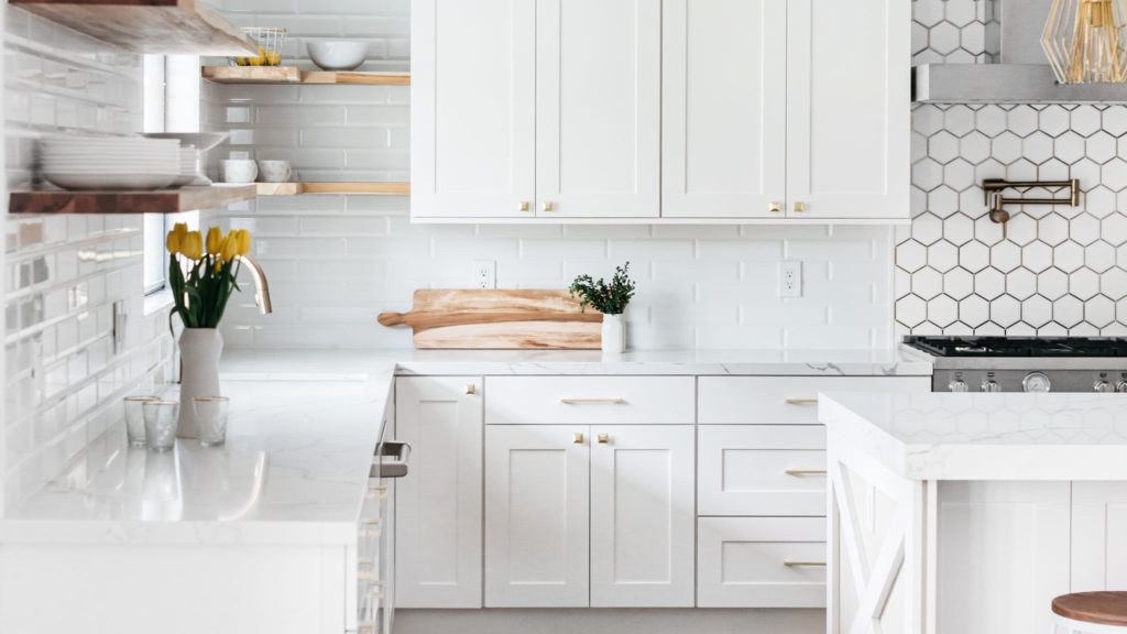 Things to Consider Before Picking the Right Kitchen Cabinet